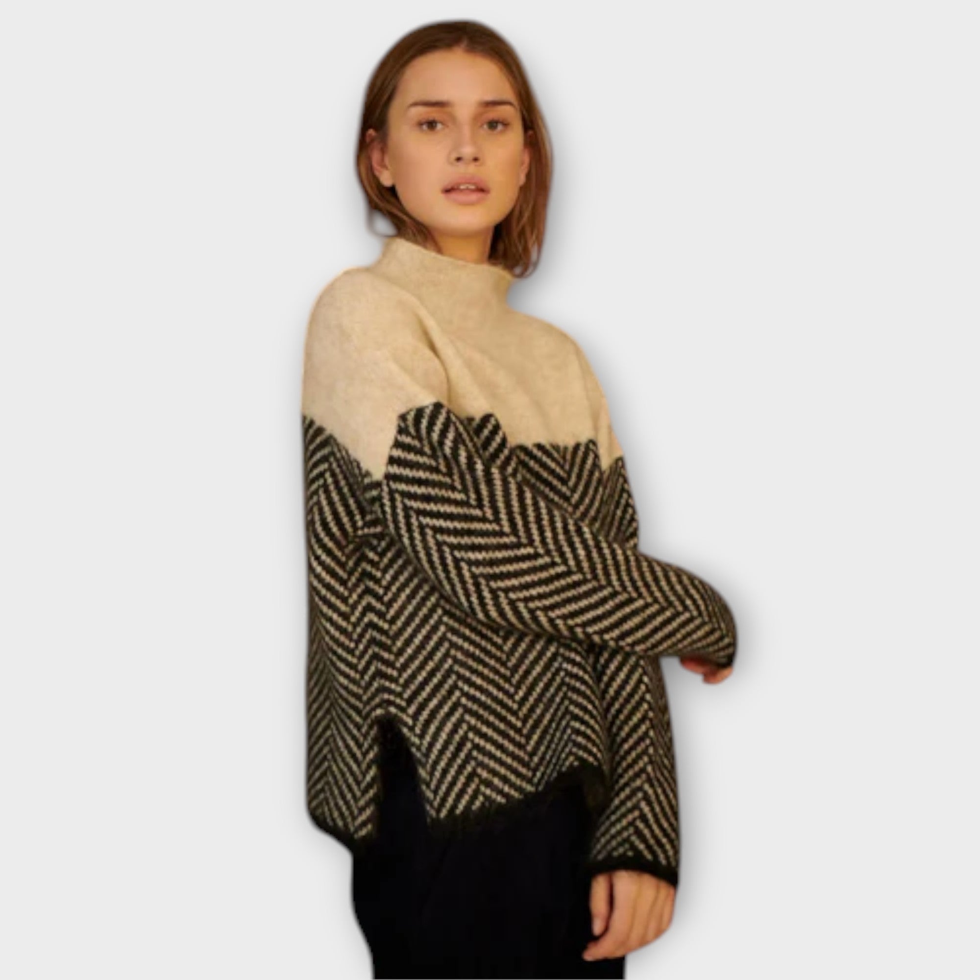 Maeve - Soft Cashmere Turtleneck Sweater