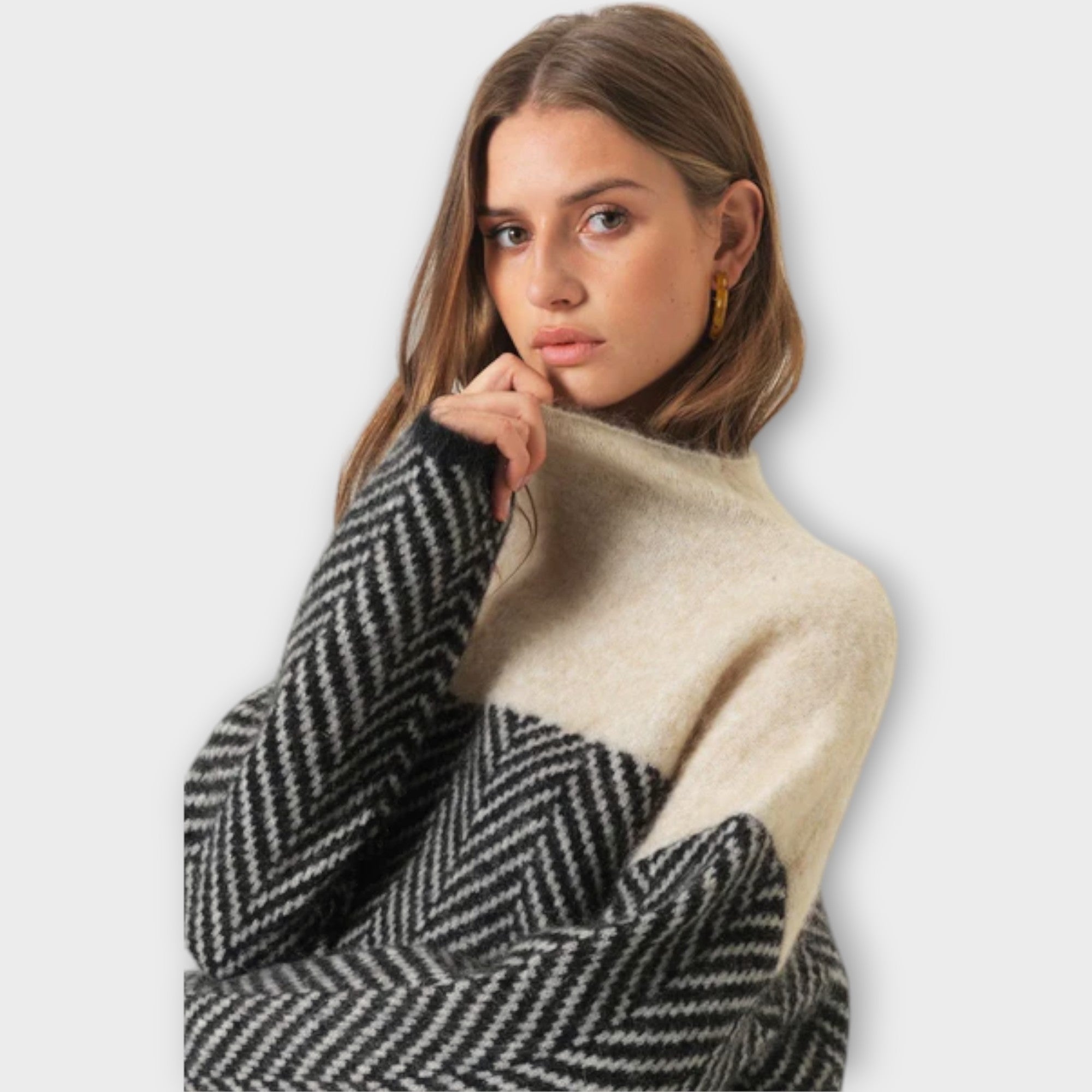 Maeve - Soft Cashmere Turtleneck Sweater